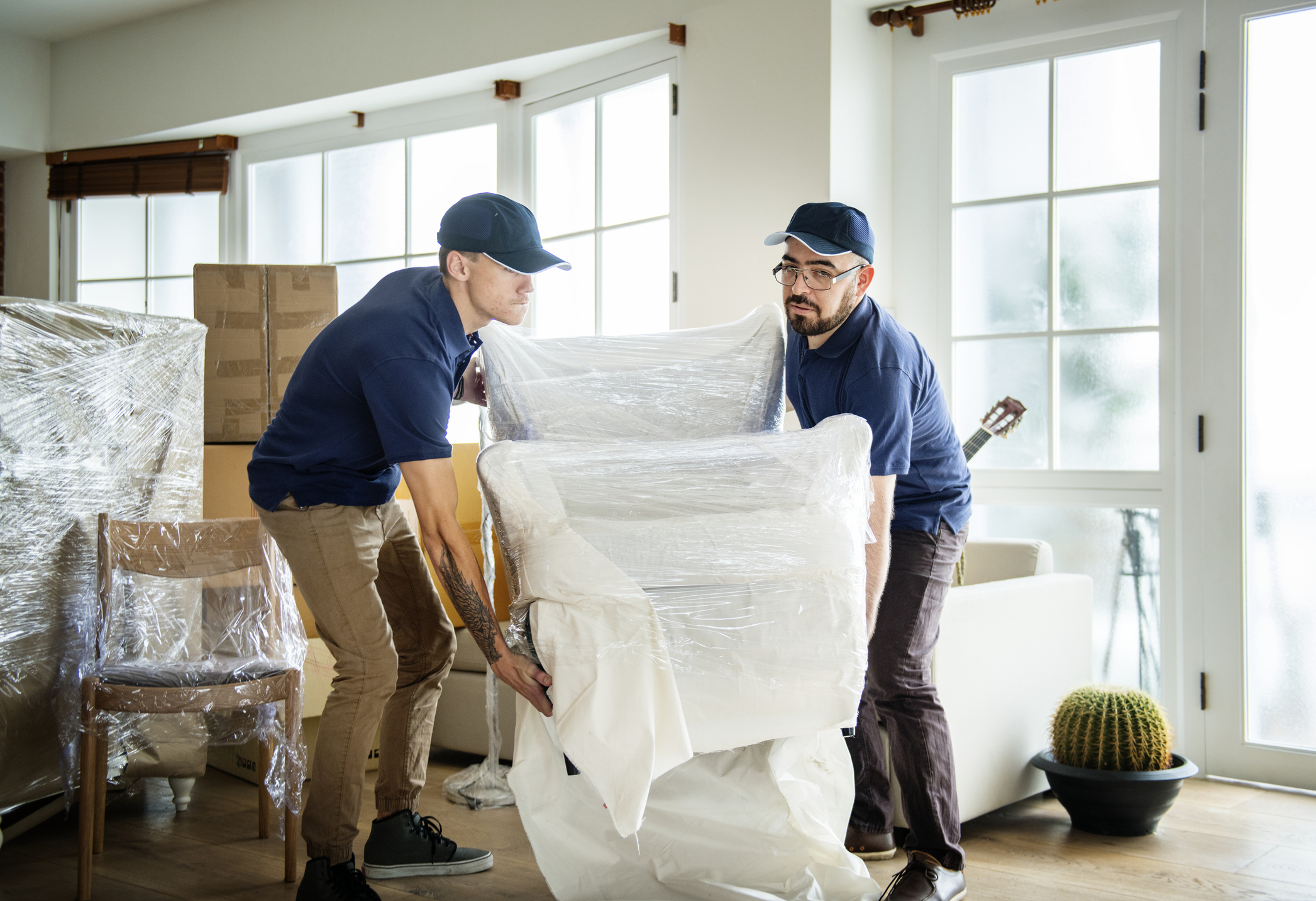 Should You Hire Movers or Move Yourself?
